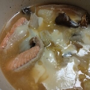 マ・ローニエプロ☆鮭と白菜のモッツァレラ味噌スープ